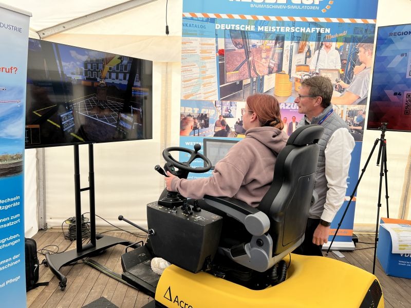 Der Nachwuchs baggert beim Azubi-Cup VDBUM, Azubi-Cup