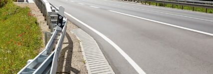 Stabilisieren den Straßenrand