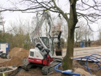 Der Takeuchi TB 257 FR passt in kleinste Lücken