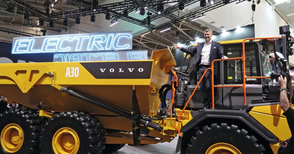 Volvo CE produziert die ersten großen Elektro-Dumper in Serie Volvo CE