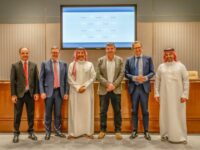 Kraneinsatz für Stadion in Saudi-Arabien