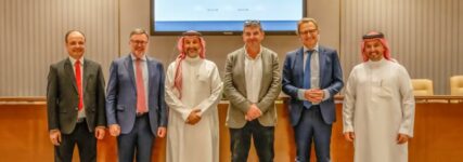 Kraneinsatz für Stadion in Saudi-Arabien