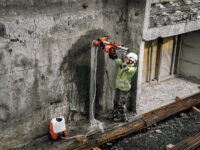 DD 150-U-22 von Hilti durchbricht Beton und Ziegel DD 150-U-22 von Hilti durchbricht Beton und Ziegel