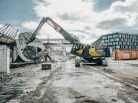 Echle Hartstahl realisiert Spezialumbau eines Volvo-Baggers