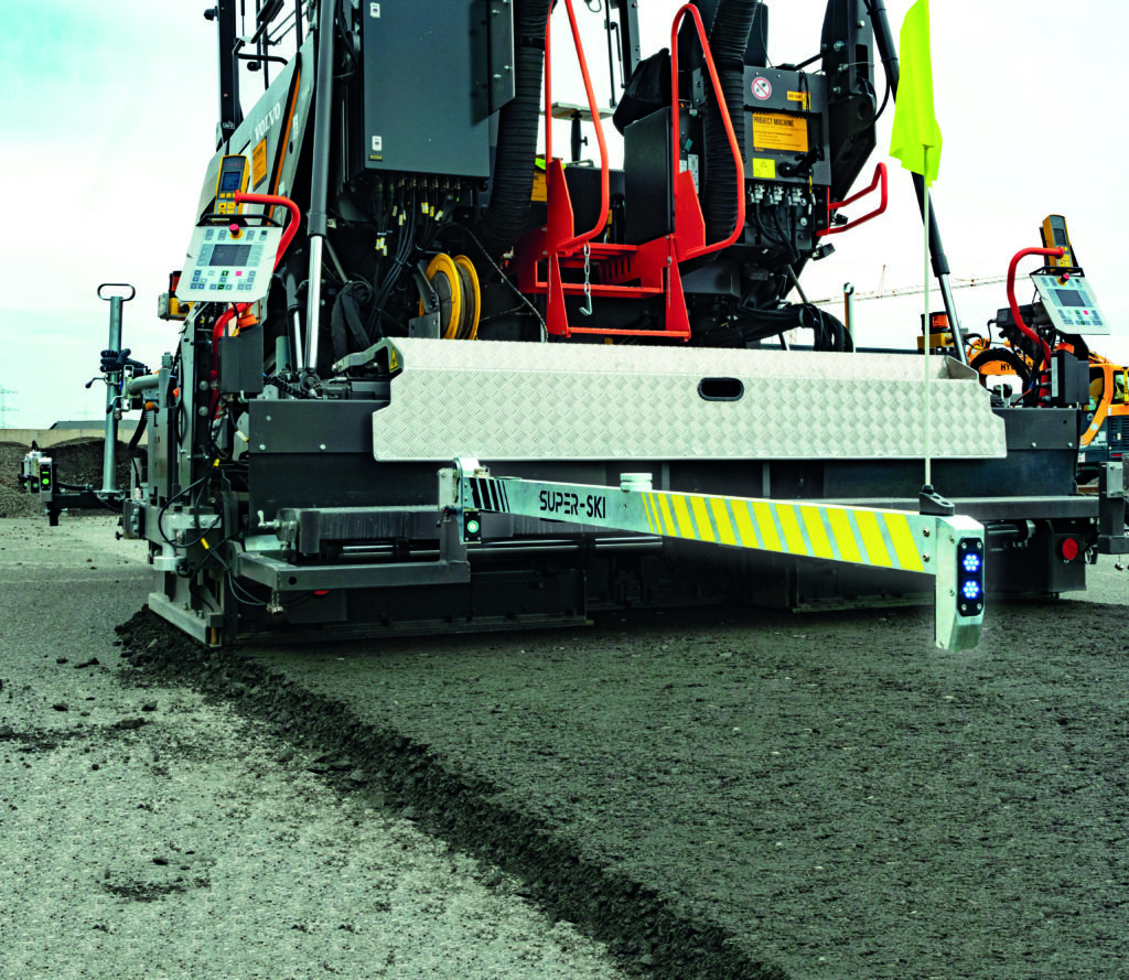 Neue intelligente Helfer für Bagger und Asphalt