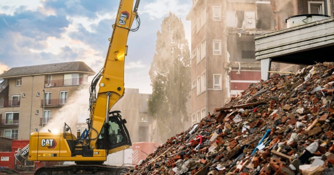 Neuer Cat 330 UHD für große Abbruchprojekte konzipiert Caterpillar