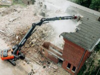 KTEG-Abbruchbagger baut ein Stück Industriegeschichte zurück