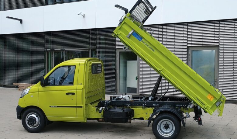 Meiller-Trigenius D202 als Allrounder für enge Räume