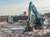 Baustelle trifft Winter