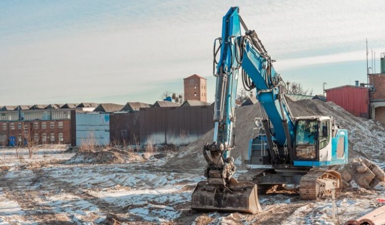 Baustelle trifft Winter