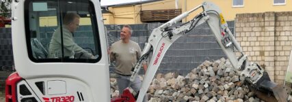 Takeuchi TB 320 überzeugt Hamburger Galabauer Knabjohann