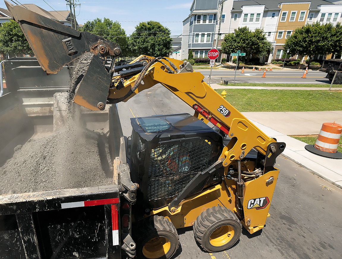Caterpillar, Zeppelin Baumaschinen