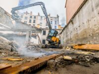 Kompakter Long-Reach-Abbruchbagger von Case Special Applications