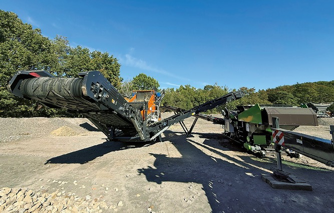 Maschinen-Duo für EBV-konforme Recyclingbaustoffe