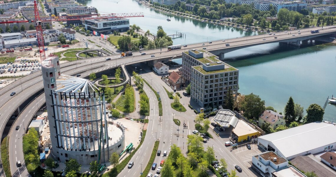 Peri-Gerüstkonstruktion für Holzbau in 32 m Höhe Peri Deutschland