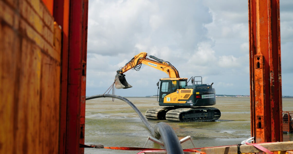 Hyundai-Kettenbagger unterstützt Leitungsverlegung im Biosphärenreservat Hyundai