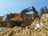 Sebald Zement mit Volvo-Bagger EC530E schneller und effizienter
