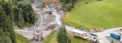 Liebherr-Energiespeicher sichert Versorgung in abgelegenen Gebieten