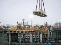 Max Wild meistert Brückenrückbau mit Kran- und Sägetechnik