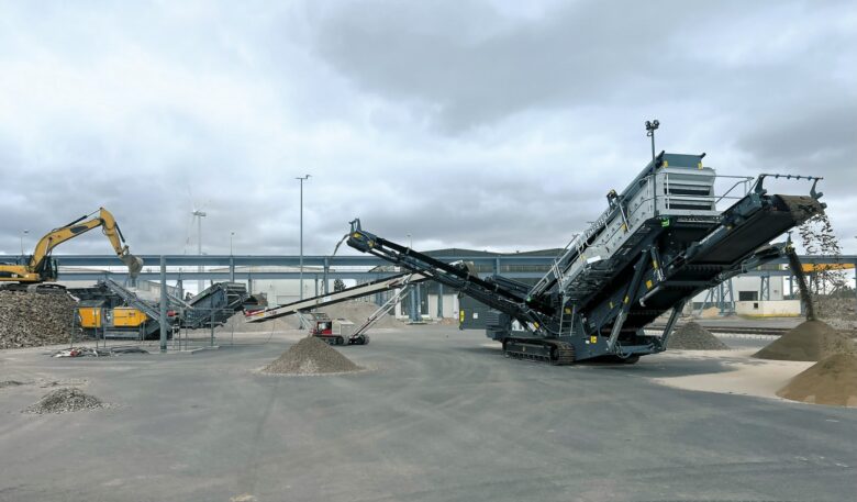 Prallbrecher und Siebanlage mit Hybridtechnik von Rubble Master