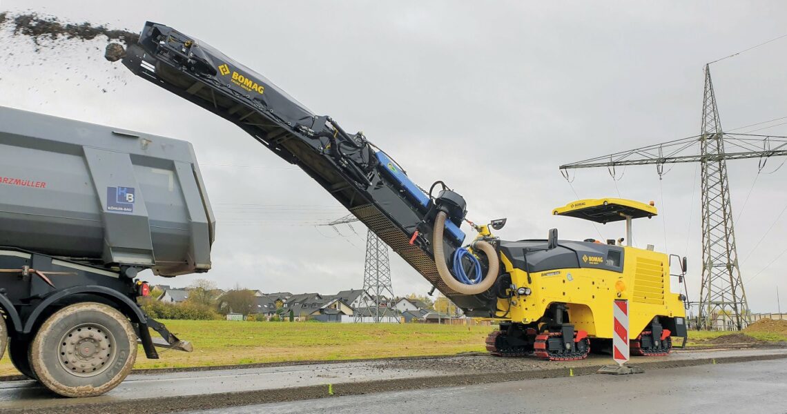 Absaugeinrichtungen für Feinstaub bei Straßenfräsen Bomag