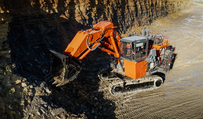 Erster ultra-großer Hitachi-Bagger EX2000-7 in Europa im Einsatz