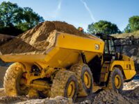 Mehr Sicherheit bei neuen Cat-Dumpern durch integrierte Assistenten