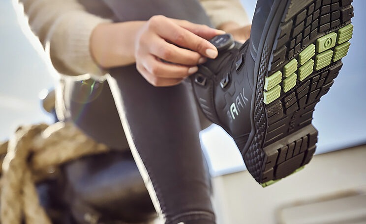 Baak hat den Frauenfuß im Fokus