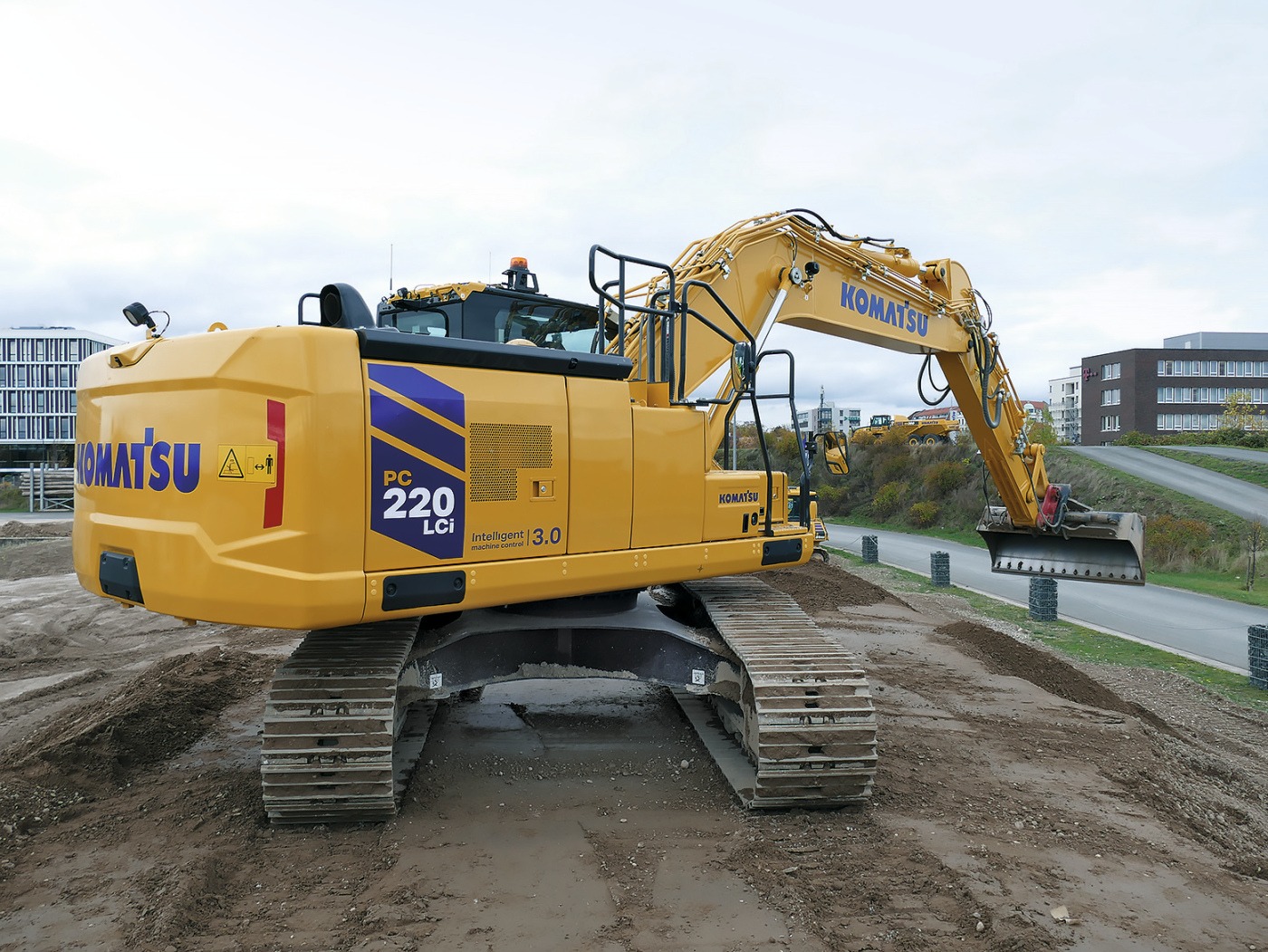 Komatsu PC 220LCi-12