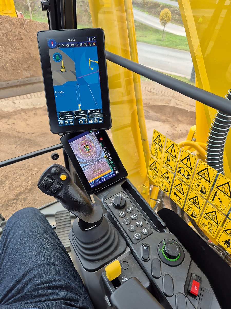 Komatsu PC 220LCi-12