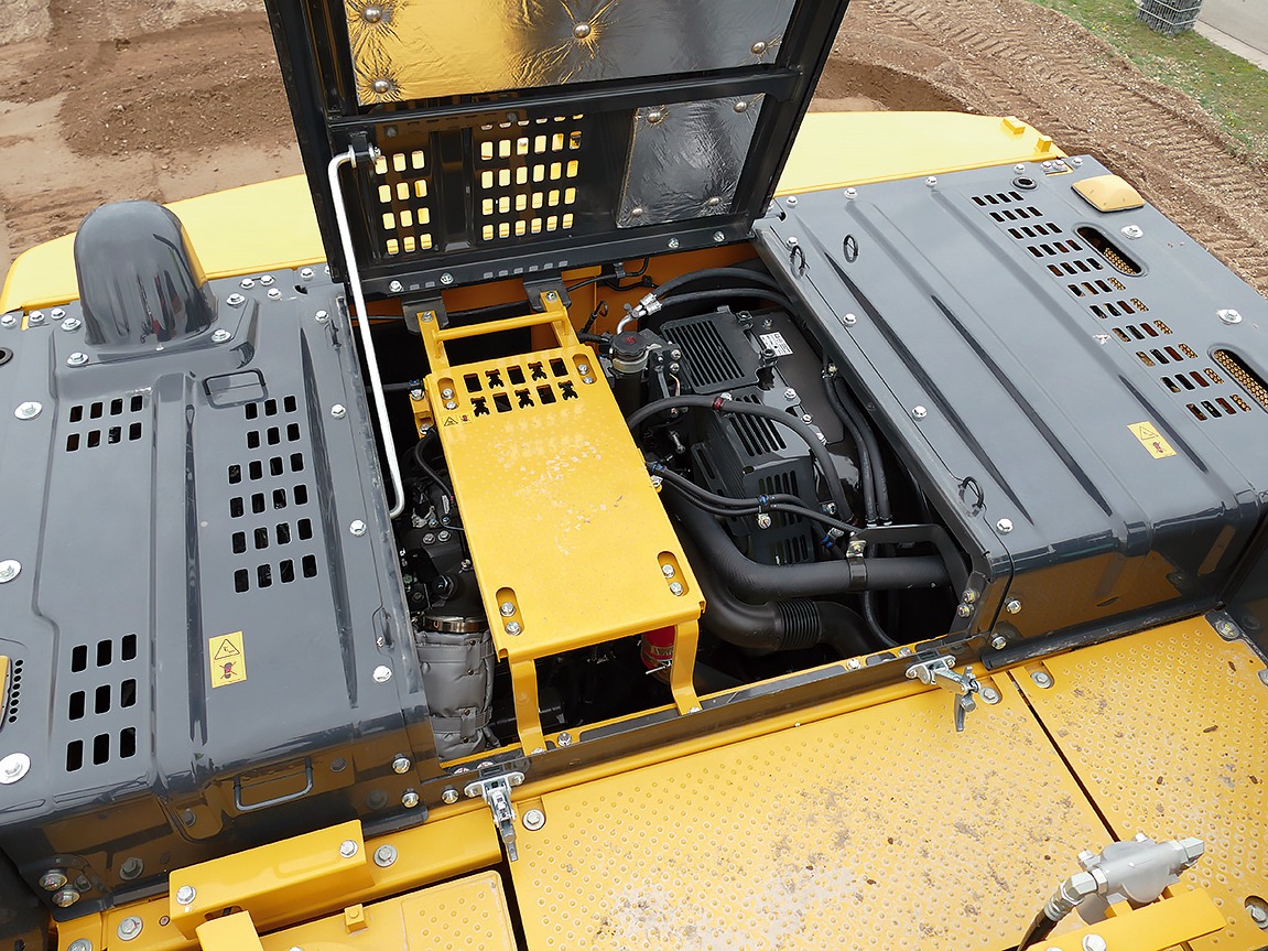 Komatsu PC 220LCi-12