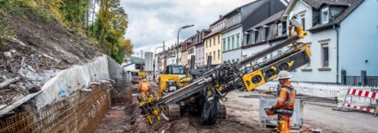 Straßenausbau mit Spezialbaggern und Fachexpertise von Spesa