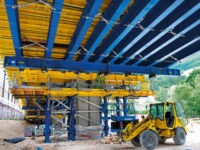 Unikit-Lösung von Doka meistert logistischen Stresstest im engen Tal