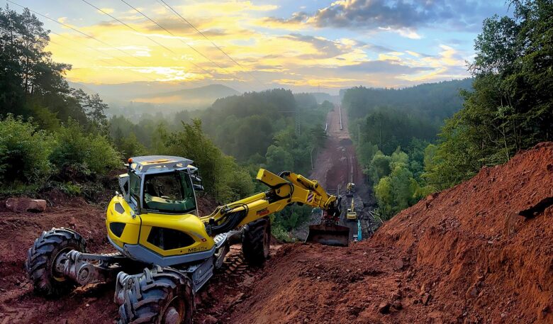 Menzi Muck M5x mit Seitenfahrmodus