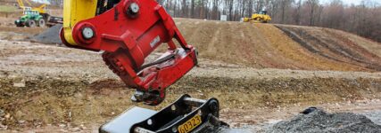 Schnellwechsler – wie die Regelverschärfung für Anbaugeräte wirkt