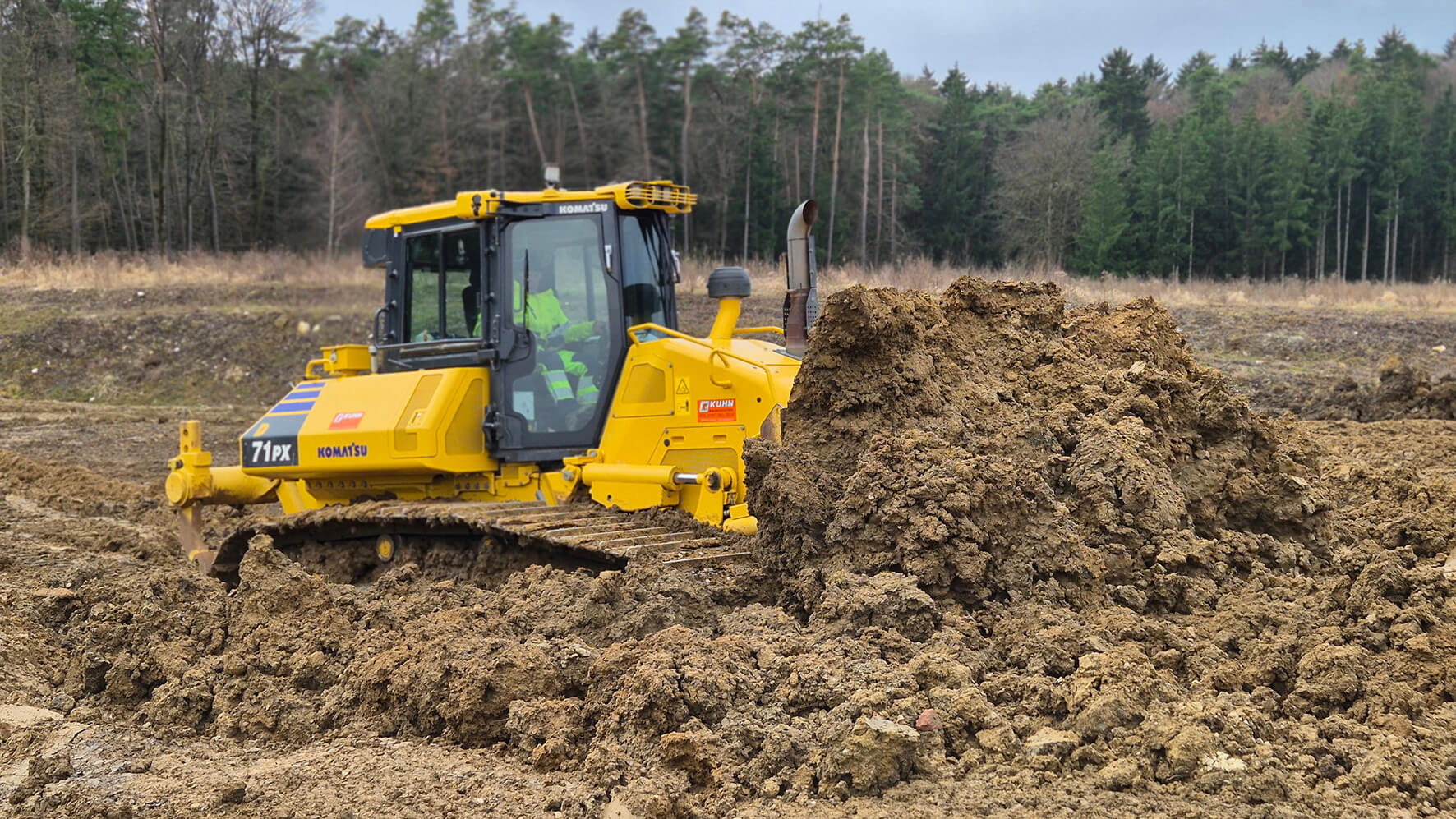 Kuhn Baumaschinen Deutschland, Komatsu