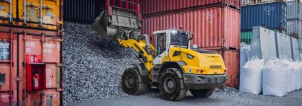 Weltpremiere der neuen Materialumschlagmaschinen