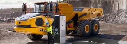 Volvo startet Serienproduktion des A30 Electric und A40 Electric