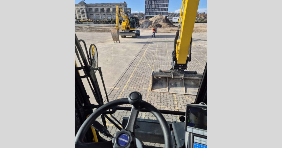 Komatsu