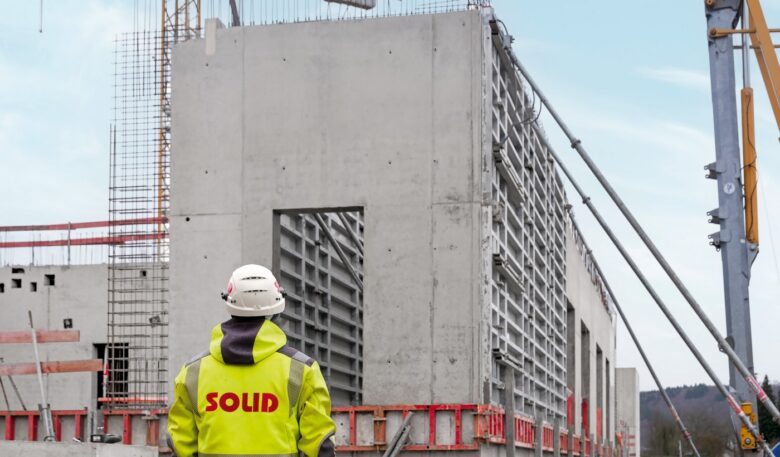 Neue Meva-XT-Wandschalelemente 500/250 überzeugen bei Schulneubau