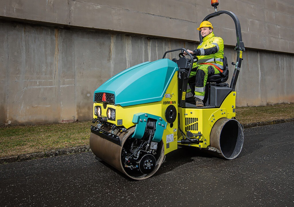Full-Liner-Konzept von Ammann mit Minifertiger und Elektrowalze Ammann
