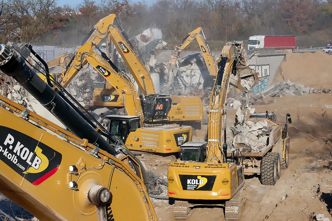 Zeppelin Baumaschinen, Caterpillar