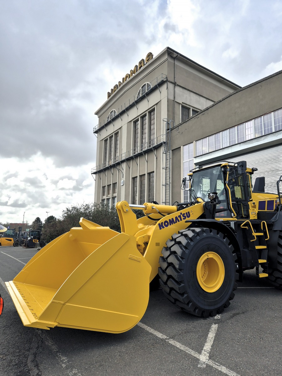 Komatsu