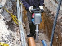 Handlicher Vibrationsstampfer erleichtert den Glasfaserausbau