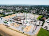 Sechs Wolffkrane bewegen 60.000 Kubikmeter Beton