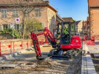 Yanmar präsentiert den neuen Minibagger SV26-7
