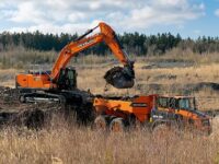 Develon zeigt Heavy-Duty-Portfolio mit sieben Großmaschinen