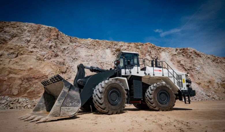 Komatsu WA600-8 verstärkt Materialumschlag im Steinbruch
