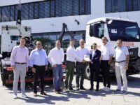 Meiller übergibt 3.500. Fahrzeugaufbau an Remondis