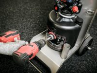 Hydraulische Öffnungstechnik für Schwerlast-Schachtabdeckungen